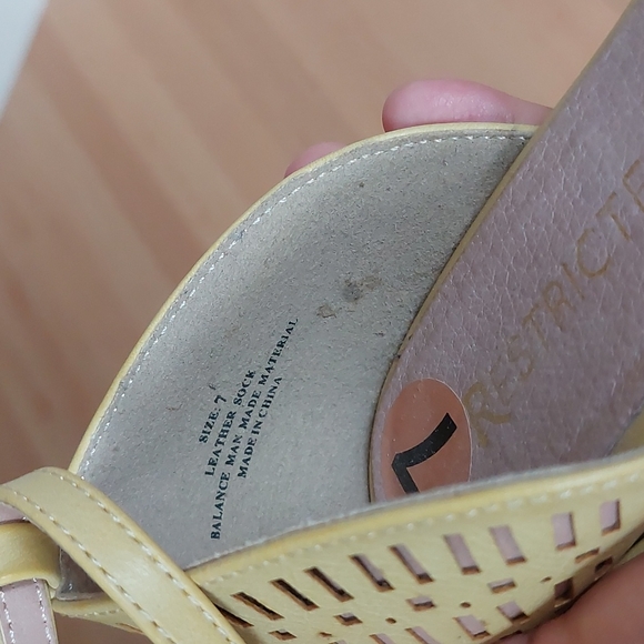 Yellow Open Toe Flats Sandals - Picture 13 of 16